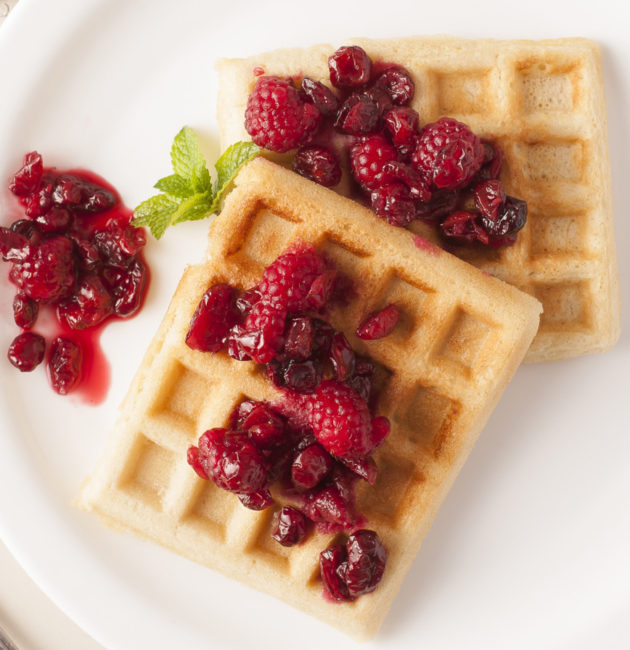 Receta Waffle con Salsa de Mortiño